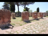 06204 ostia - regio iv - insula ix - loggia di cartilio poplicola (iv,ix,1) - bli ri nordwesten - 06-2024.jpg